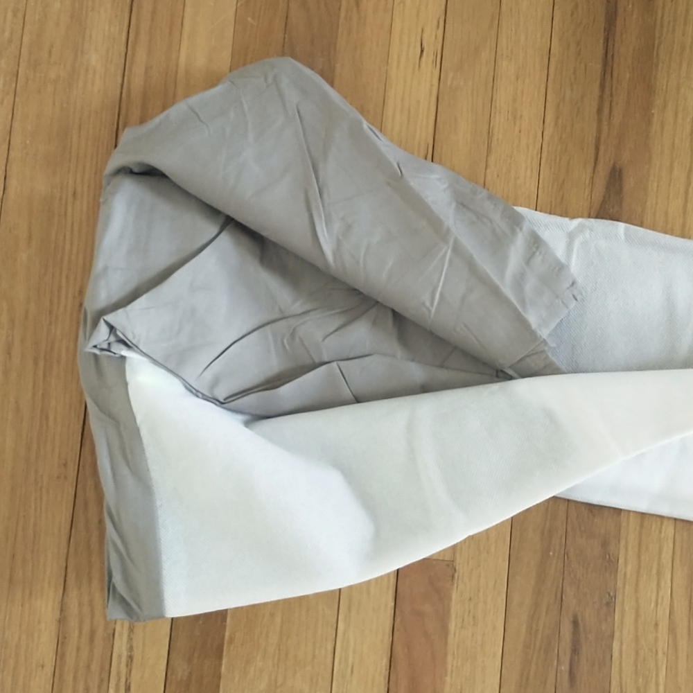 Bed skirt